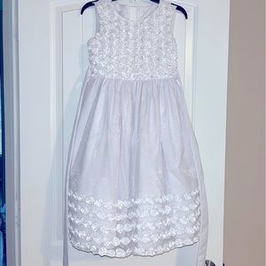 White flower girl dress for wedding. Size 7/8